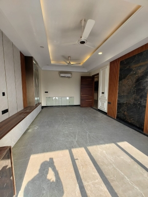 4 Bhk Luxury Builder Floor with Duplex Stairs